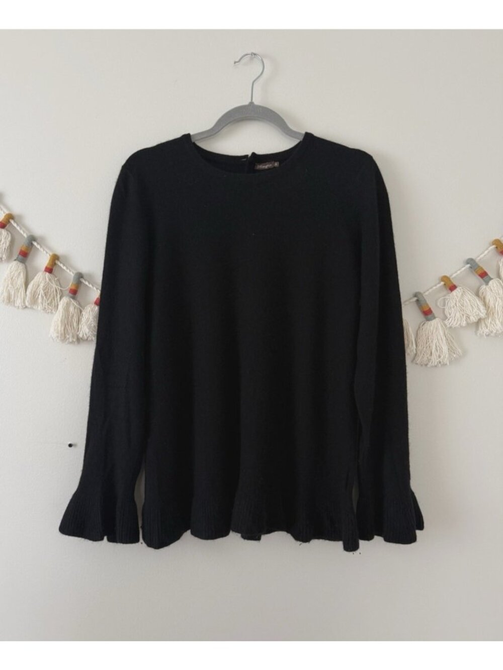 J. McLaughlin 100% Cashmere Black Crewneck Flare Sleeve Sweater Cozy Minimalist